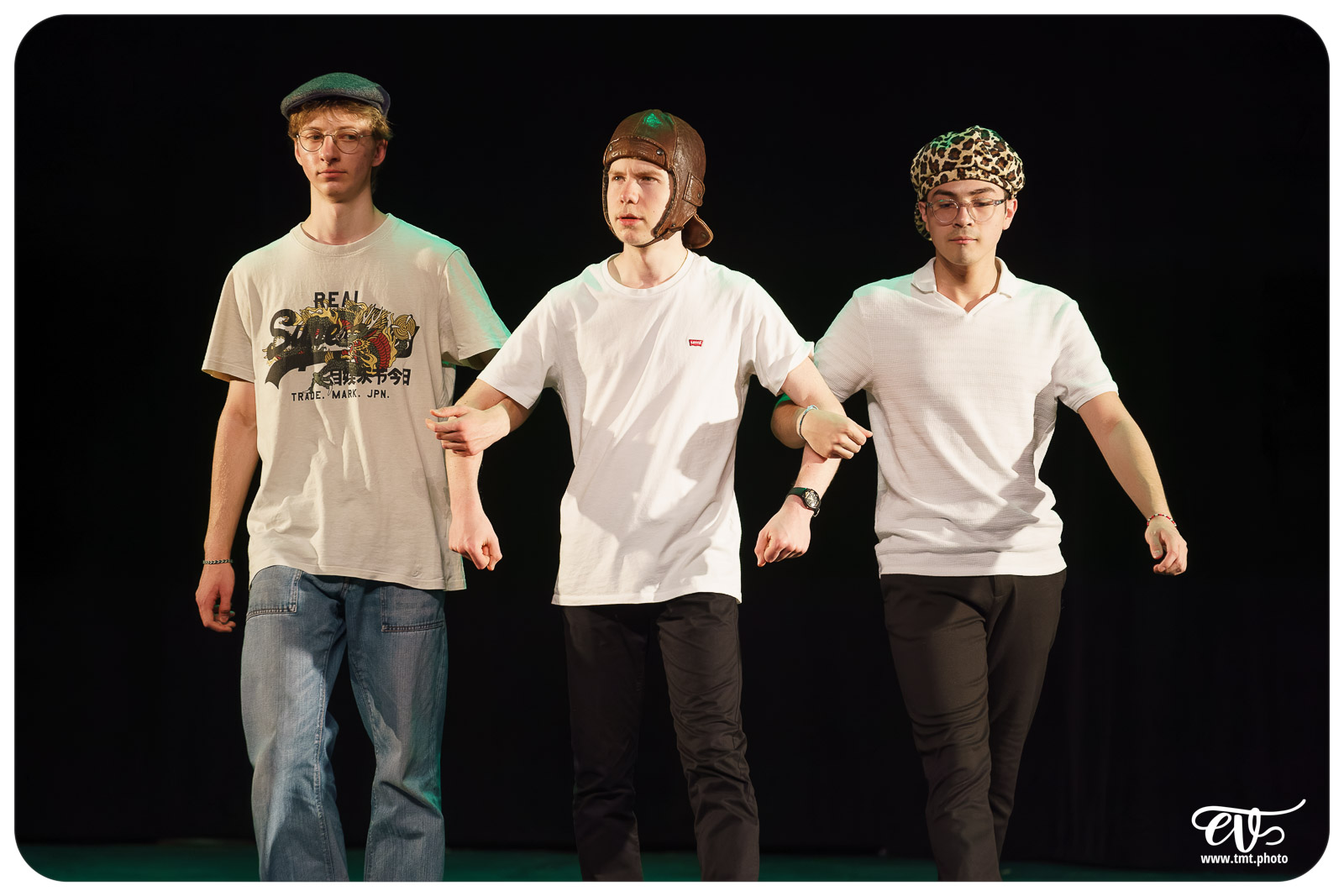 MAIS SONGEONS À RÉPÉTER S'IL VOUS PLAIT !